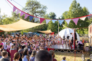 Showtime Tarkabarka Tarkabarka, Wanderbühne, Kleinkunstwochenende Vaduz, Illusionist Danini, Kolotoč, Philothea Figurentheater, Herz-Feuer, Polo`s Crêpes, Olga`s Hot-Dog, Compagnie Tarkabarka, Urban Dynasty, Handwerkskunst, Roger`s Kreisreisen, Karussell, handbetriebens Karussell, Auring,