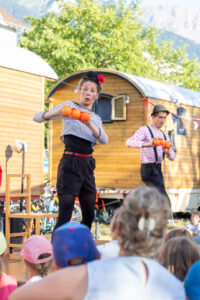 Showtime Tarkabarka Tarkabarka, Wanderbühne, Kleinkunstwochenende Vaduz, Illusionist Danini, Kolotoč, Philothea Figurentheater, Herz-Feuer, Polo`s Crêpes, Olga`s Hot-Dog, Compagnie Tarkabarka, Urban Dynasty, Handwerkskunst, Roger`s Kreisreisen, Karussell, handbetriebens Karussell, Auring,
