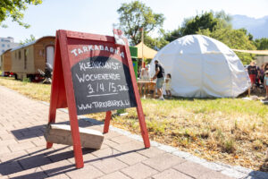 Tarkabarka Kleinkunstwochenende, Vaduz Tarkabarka, Wanderbühne, Kleinkunstwochenende Vaduz, Illusionist Danini, Kolotoč, Philothea Figurentheater, Herz-Feuer, Polo`s Crêpes, Olga`s Hot-Dog, Compagnie Tarkabarka, Urban Dynasty, Handwerkskunst, Roger`s Kreisreisen, Karussell, handbetriebens Karussell, Auring,